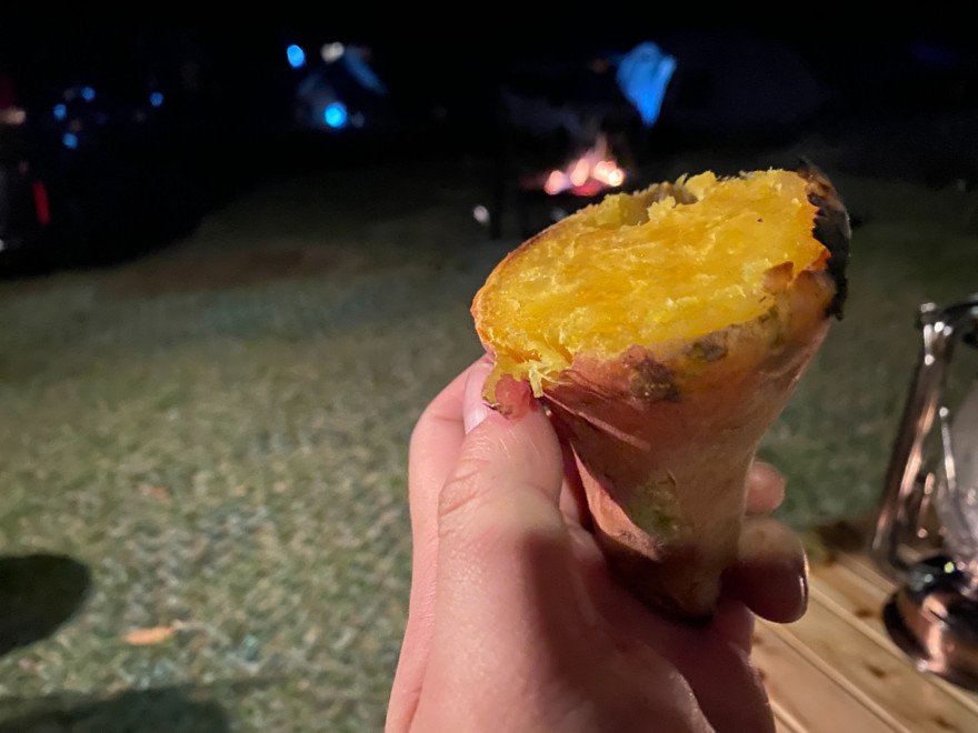 ウエストリバーオートキャンプ場で焼き芋